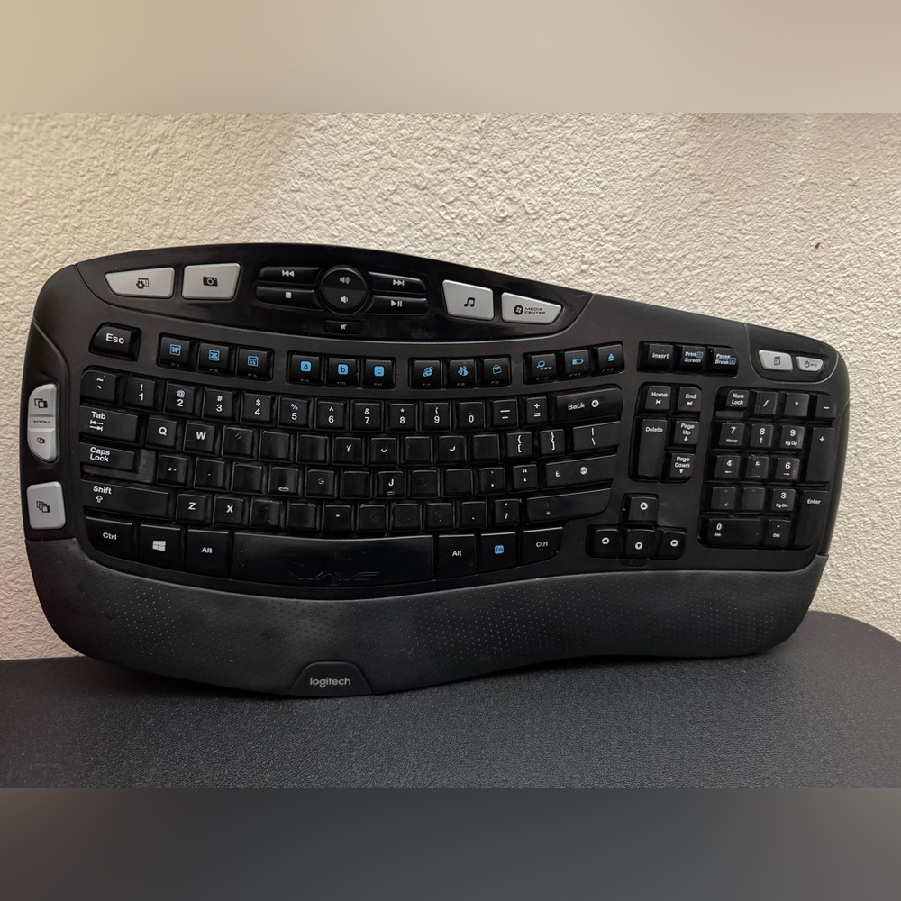 Logitech Wireless Wave K350 Keyboard Y-R0053 No Dongle